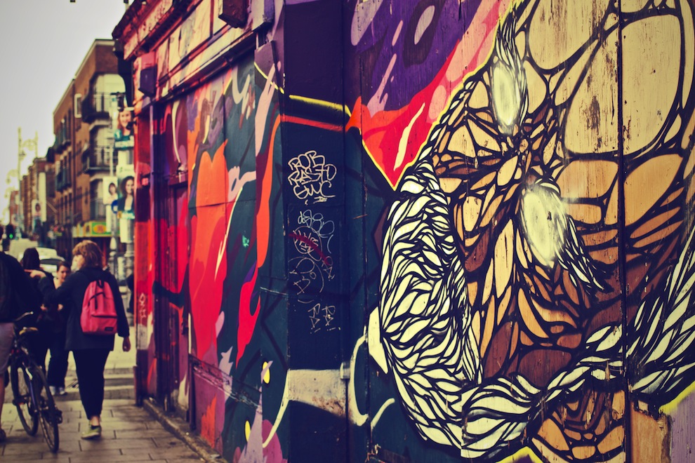 city-art-graffiti-wall